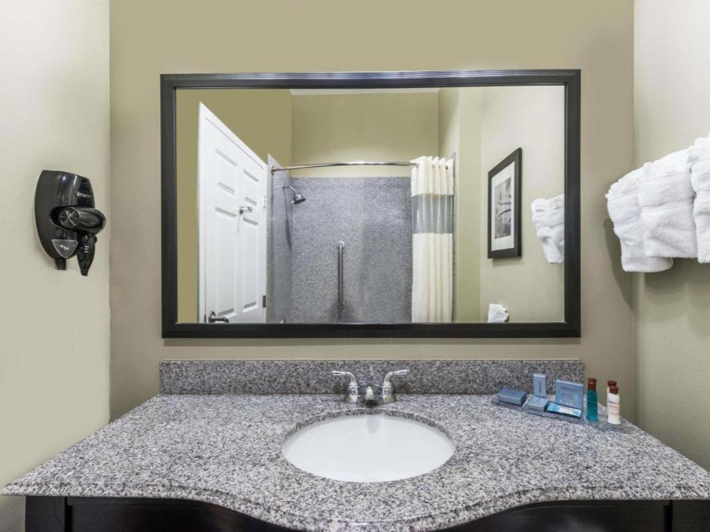 Wingate By Wyndham Lake Charles Casino Area Εξωτερικό φωτογραφία
